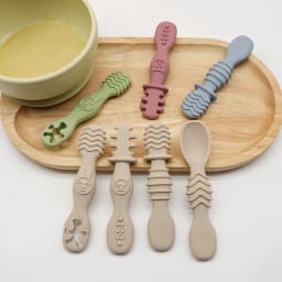4pcs Silicone baby Food Spoon, Training Spoon for Babies over 6 Months Old, Easy-to-Grip Tableware, Christmas Gift