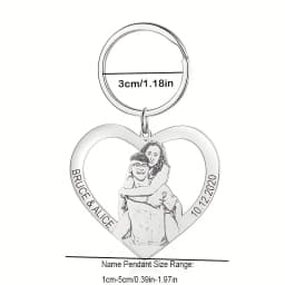 【Customized Product】Personalized Stainless Steel Heart-Shaped Keychain - Personalized Photos of Family and Couples with Customizable Text and Date - Valentine's Day/Christmas Gift - a Commemorative Gift for Family, Couples, and Pets