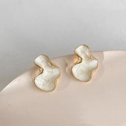 Abstract Alien White Color Cloud Irregular Stud Earring for Women Temperament Ear Jewelry Simple Christmas Valentine's Day Gift