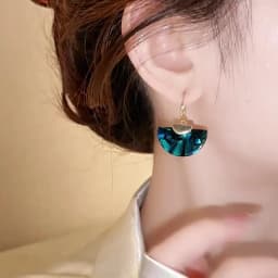 Design Sense Green Texture Fan-shaped Pendant Earrings 2025 New Jewelry Unusual Fashion Accessories For Women's Christmas Earrin