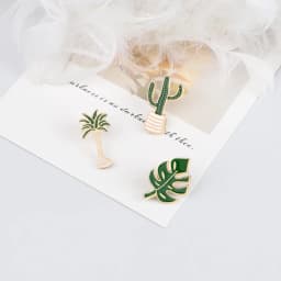 Simple Cartoon Green Plants Brooches Pins Coconut Trees Mexican Cactus Maple Leaf Christmas Tree Metal DIY Button Badges Jewelry