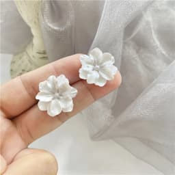 Big White Camellia Flower Stud Earring Female Simple Exaggerated Resin Ear Jewelry Wedding Best Friend Christmas Gift