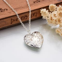 Retro Hollow Heart Pendant Necklace for Women Geometric Charm Love Collares Chain Clavicle Jewelry Statement Christmas Gift