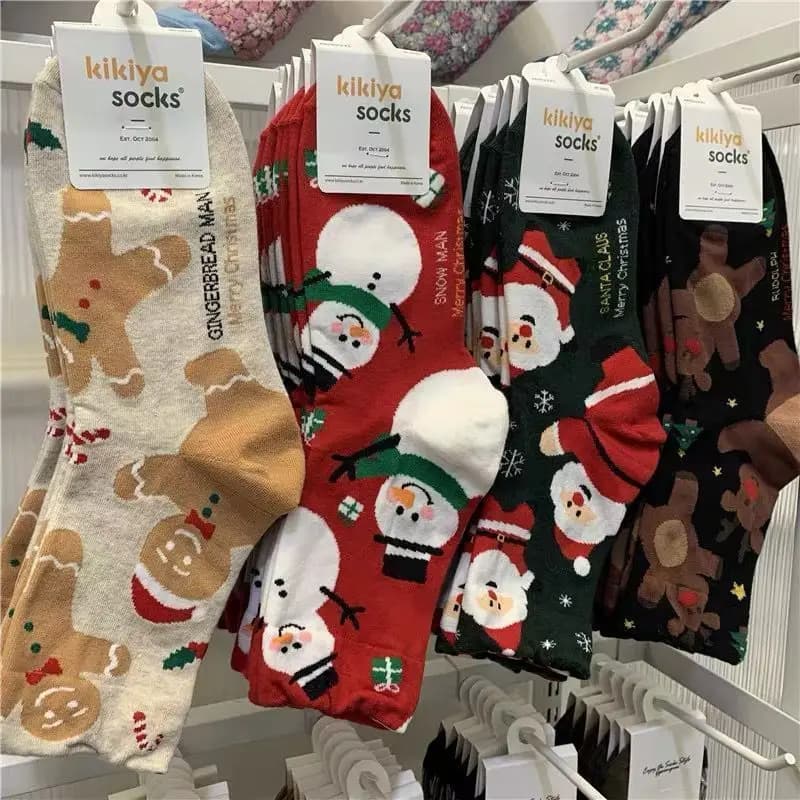 4 Pairs Men Women Christmas Printed Socks Cartoon Snowman Gingerbread Man Reindeer Santa Claus Suitable All Seasons Casual Socks