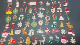 30/50/100pcs High Quality New Christmas Day Charms Santa Claus/Fawn/Snowflake Winter Christmas Carnival Jewelry Diy Earring Make