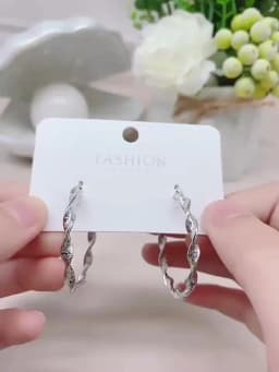 Exaggerated Spiral Wave Hoop Earrings for Women Simple Personality Frosted Metal Huggie Jewelry Brincos Christmas Day Girl Gift