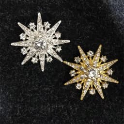 luxury Rhinestone Snowflake Brooches Women Eight Pointed Star Corsage Clothing Accessories Suit Pins Christmas Jewelry Lady Gift