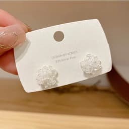 White Flower Stud Earring for Women Simple Korean Design Sweet Camellia Special Ear Jewelry Wedding Best Friend Christmas Gift
