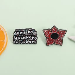 Sci-fi Horror American TV Series Enamel Pin Red Cannibal Flowers Christmas Lights Mug Brooches Lapel Badge Jewelry Gifts