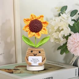 1 Piece Crocheted Sunflower Potted Plant Gift, Mini Cute Handmade Emotional Support Desktop Ornament with Positive Card, Room Decoration, Halloween and Christmas Gift