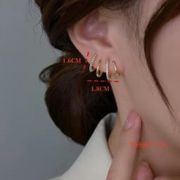 2024 New Bright Crystal Luxury Korean Unusual Claw Stud Earrings Ear Piercing Hook Lrregular Pearl Christmas Jewelry Gift