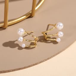 2024 New Bright Crystal Luxury Korean Unusual Claw Stud Earrings Ear Piercing Hook Lrregular Pearl Christmas Jewelry Gift