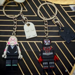 2pcs Beautiful Handmade 3D Cartoon Spider Gwen Couple Keychain Matching Anime Keyring Charms for Lovers Backpack Christmas Gifts