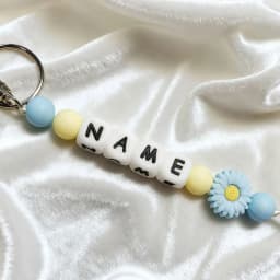1 Personalized Custom Daisy Silicone Keychain, Beaded Keychain, Bag/Cup Charm, Name Tag Keychain, Christmas Gift