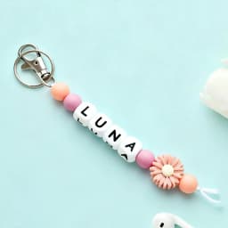 1 Personalized Custom Daisy Silicone Keychain, Beaded Keychain, Bag/Cup Charm, Name Tag Keychain, Christmas Gift