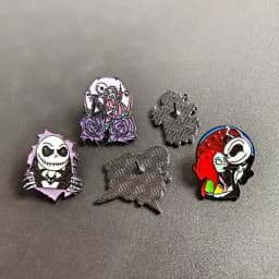 5pcs Halloween Badge Cute Bizarre Christmas Eve Horror Metal Badge Anime Brooch Classic Anime Accessories Pin Gift for Friends