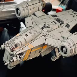 2026 New 6187pcs Spacecraft Model Star Mandalorian Razor Crest Spaceship Home Decoration Christmas Gifts