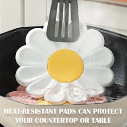 1pcs Daisy Silicone Trivets Mats - Heat Resistant, Non-Slip Kitchen Pads for Pots, Pans & Dishes - Perfect Christmas & Halloween