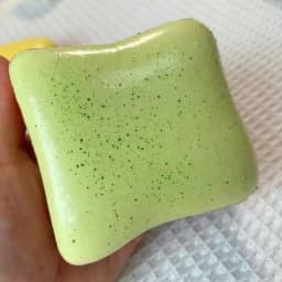 1 Piece of Bread-Shaped Buttery Squishy Toy, Slow Rebound Sensory Stimulation Squeeze Toy, Anxiety-Relieving Stress Ball, Small and Cute Pocket-Sized Stress-Relief Toy, Party Favors, Easter Egg Fillers, Christmas Stocking Stuffers