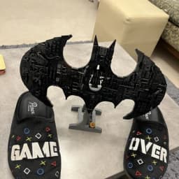 2026 New 678pcs Bat-Signal Logo Dispaly Model Building Bricks Super Hero Symbol Christmas Birthday Toy for Family Decor Gifts