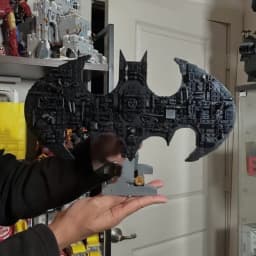2026 New 678pcs Bat-Signal Logo Dispaly Model Building Bricks Super Hero Symbol Christmas Birthday Toy for Family Decor Gifts