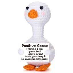 1 Piece of Mini Positive Energy Crochet Animal, Fun and Inspirational Birthday Gift for Women, Men, Friends, and Colleagues, in the Shape of a Shark, Duck, or Cat, Comes with a Positive Energy Card, Warm and Cute Decoration for Birthdays, Christmas, and Valentine's Day