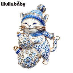Wuli&baby Lovely Christmas Cat Brooches For Women Unisex 2-color Holding Fairy Lights Kitten Animal Brooch Pins New Year Gifts