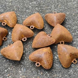 20pcs Rusty Bells for Christmas Vintage Rusty Heart Christmas Tree Shape Decoration Accessories Christmas Party Holiday Bell