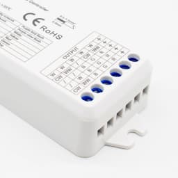 5 in 1 LED Strip Controller 12V 24V DC Tuya Smart Life WIFI 2.4G RF Remote Controler WT5 for DIM RGB CCT RGBW RGBWW RGBCCT Light