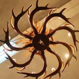 Vintage Deer Chandelier Lighting Retro Antler Chandelier for Living Room Church Lustres Luminaria Resin Deer Horn Hanging Lamp
