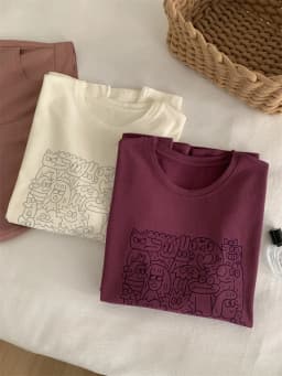 Purple Red Cute Cartoon Print Round Neck Short Sleeved T-shirt for Women Loose Fitting and Slimming