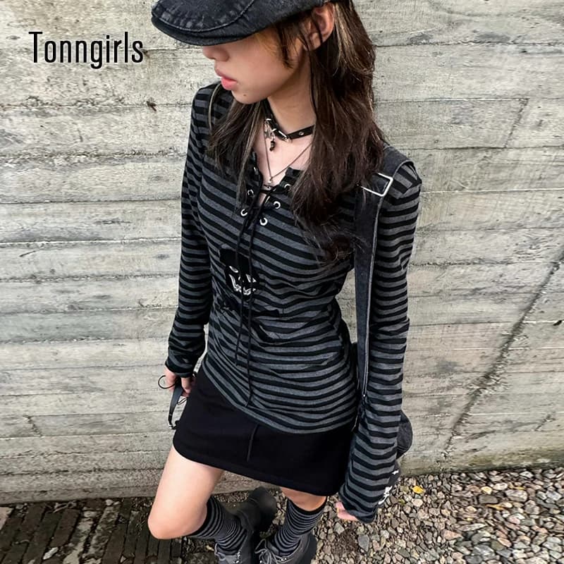 Tonngirls Gothic Retro T-shirt Women Lace Up Striped Casual Shirt Y2k Vintage Print Graphic Tops Streetwear american Grunge Tops