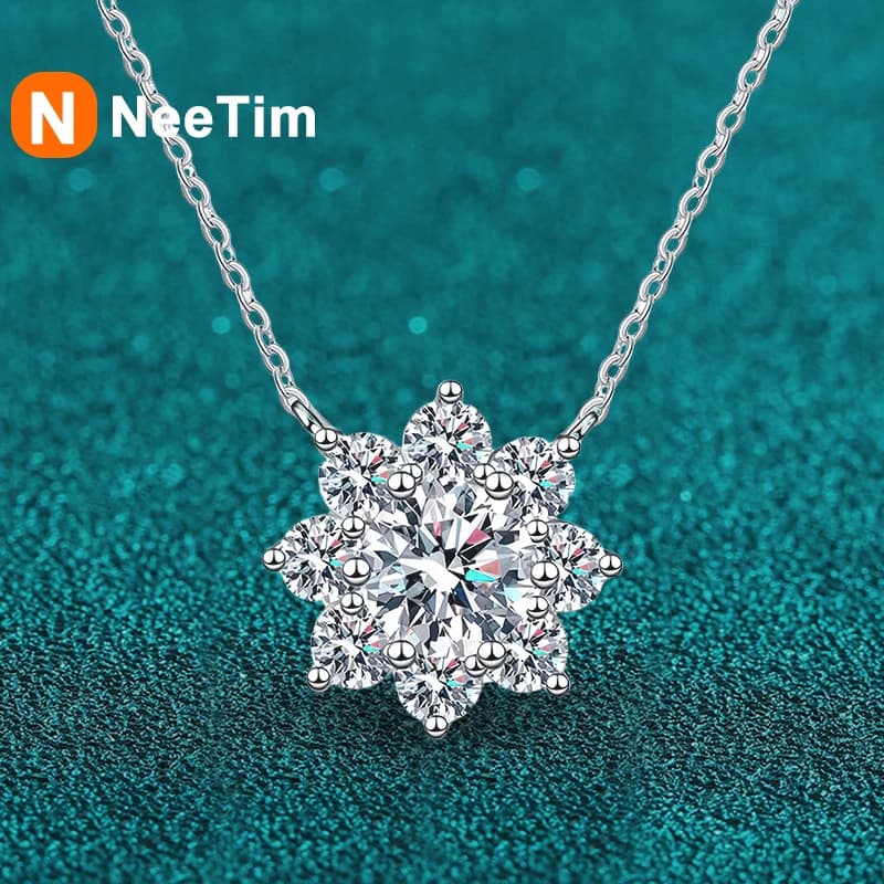 NeeTim 1CT Moissanite Sparkling Necklace For Woman Pendant 925 Silver Plated with White Gold Chains Party Bridal Fine Jewelry