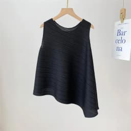 Miyake Elegant Pleated Vest Women's Summer New Irregular Loose Slimming T-shirt Stylish Top Ins Chinese Design Sense Pressure