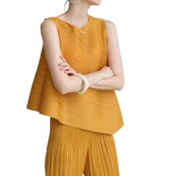 Miyake Elegant Pleated Vest Women's Summer New Irregular Loose Slimming T-shirt Stylish Top Ins Chinese Design Sense Pressure