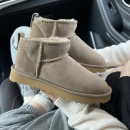 NO-LOGO Genuine Sheepskin Wool, Classic Mini Sheepskin Snow Boots, Chestnut Casual Warm Boots for Women Platform Boots