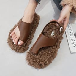 Cozy Warm Fluffy Flat Slippers Women Fashion Clip Toe Back Strap Buckle Designer Shoes 42 Plus Size Flip Flops Zapatos De Mujer