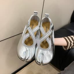 Women's 2026 New Tabi Ballet Flats Cross Strap Buckle Soft Leather Casual Shoes for Women Daily Outdoor Street Wear All Seasons
