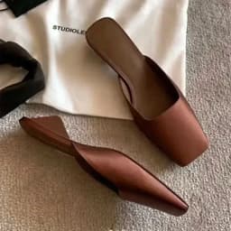 Elegant Satin Strange Style Low Heel Slide Sandals Women Comfortable Sexy Square Toe Slippers Summer Casual Designer Flip Flops