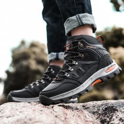 New Leather Men's Boots Outdoor Waterproof Hiking Boots Lightweight Non-slip Men Sneakers Fashion Desert Men Work Ankle Boots