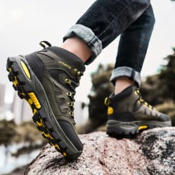 New Leather Men's Boots Outdoor Waterproof Hiking Boots Lightweight Non-slip Men Sneakers Fashion Desert Men Work Ankle Boots