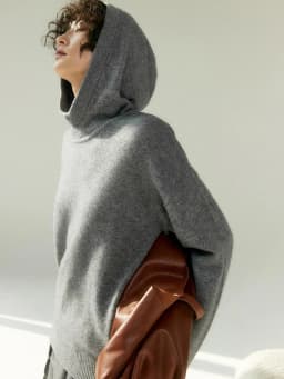 Women's Grey Hooded Cashmere Pullover Sweater High-Grade Winter Top for Autumn And Winter Season