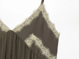 ZERAINS 2026 Spring/Summer New Product Women's V-neck Strap Contrast Splicing Lace Underwear Style Medium length Dress