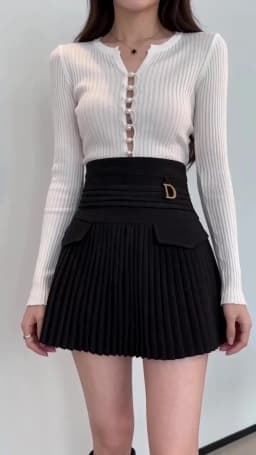 Zwarte Geplooide Rokken Vrouwen Hoge Taille Mini Rok Metalen Letter D Ontwerp A-lijn Clubwear Koreaanse Sexy Streetwear Tonen Ca