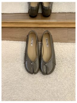 Spring Split Toe Women Ballet Flats Fashion Tabi Shoes Causal Slip On Loafer Ladies Pleated Leather Espadrilles Zapatillas Mujer