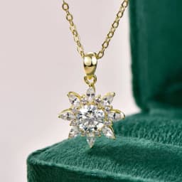 Lnngy Exquisite Sunflower Pendant Necklace Certificated 8MM Moissanite Diamond Necklaces for Women Timeless Style Jewelry