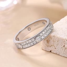 2025 Eternity Moissanite Band 2.0Mm Couple Wedding Ring Plated 18K White Gold Real 925 Sterling Silver Jewelry Luxury Woman Ring