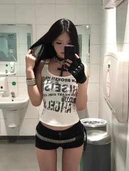Genayooa Gothic Retro Tank Tops Sleeveless Y2k Print Letter Tops Japanese 2000s Camis Tops Out Wear Graphic Tee Americn Retro