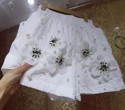 Luxury Style Pearls Beaded 3D Flowers Stitch Pantalones Cortos Wide Leg Shorts Women's Short Pants Elastic Waist Short Trousers