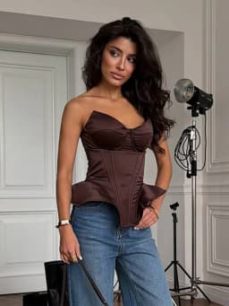 Sexy Black Strapless Fishbone Corset Top Women Sleeveless Off-shoulder Backless Waist Cinching Vest 2026 Lady Party Cropped Vest